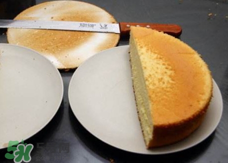 戚風(fēng)蛋糕為什么不蓬松？戚風(fēng)蛋糕不蓬松的原因