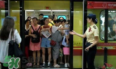 為什么開設(shè)女性車廂？應(yīng)不應(yīng)該開設(shè)女性車廂