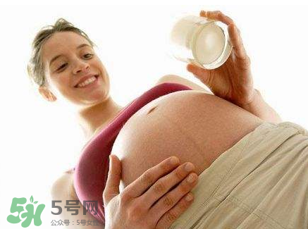 孕婦奶粉里面含葉酸嗎？孕婦奶粉成分有哪些？