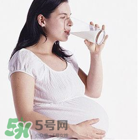 安滿和惠氏孕婦奶粉哪個(gè)好？安滿和惠氏孕婦奶粉的區(qū)別
