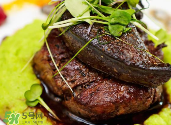 藍(lán)莓和牛肉能一起吃嗎？藍(lán)莓和牛肉會(huì)過(guò)敏嗎？