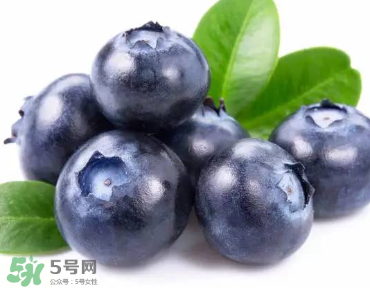 藍(lán)莓和梨子能一起吃嗎？藍(lán)莓雪梨果汁的做法