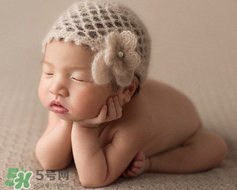 母乳喂養(yǎng)會(huì)胸下垂嗎？母乳喂養(yǎng)胸部下垂怎么辦？