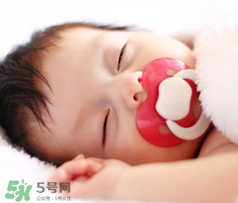 母乳喂養(yǎng)胸會變小嗎？母乳喂養(yǎng)胸會不會變?。?></p><p style=