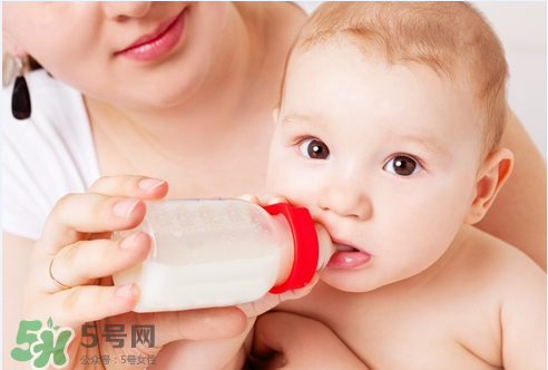 八月份可以斷奶嗎？8月份可以斷奶嗎？