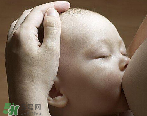 八月份可以斷奶嗎？8月份可以斷奶嗎？