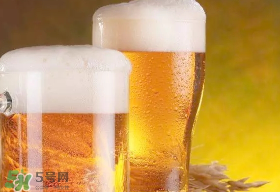 啤酒打開(kāi)了隔夜還能喝嗎？喝隔夜的啤酒有什么危害？