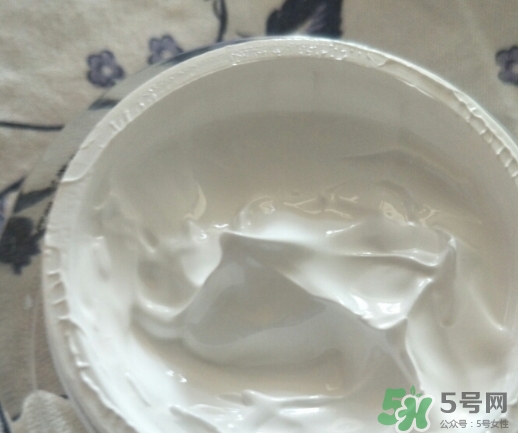 凱芙蘭素顏霜怎么用？凱芙蘭w9素顏霜使用方法