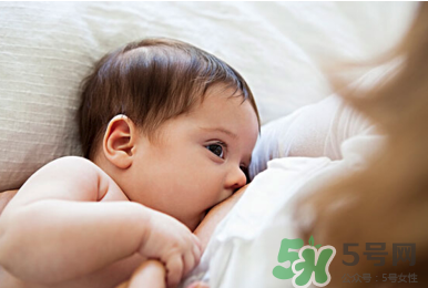 新生兒吃母乳會撐到嗎？新生兒吃母乳會吃撐嗎？