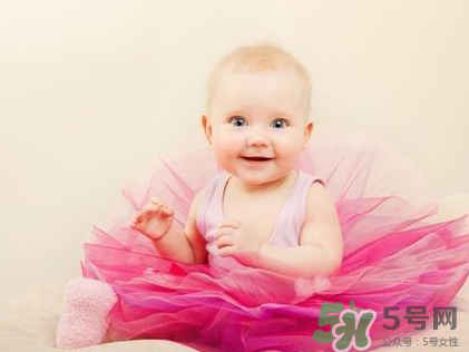 新生兒吃母乳會撐到嗎？新生兒吃母乳會吃撐嗎？