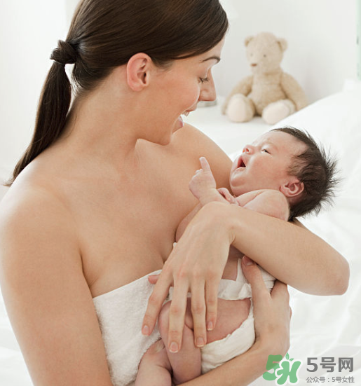 新生兒母乳喂養(yǎng)腹瀉需要換奶粉喂嗎？