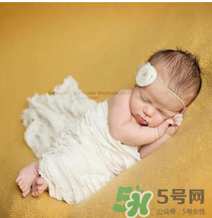 新生兒母乳喂養(yǎng)腹瀉需要換奶粉喂嗎？
