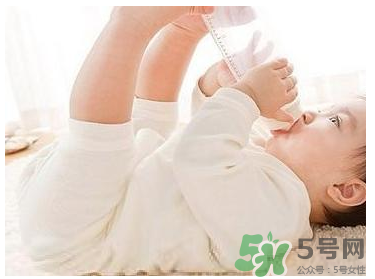 新生兒一月長幾斤正常？新生兒一月長多少厘米？