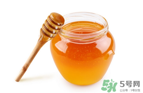 黑枸杞能和蜂蜜一起喝嗎？蜂蜜可以和黑枸杞一起喝嗎