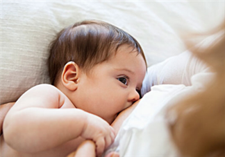 新生兒吃母乳一次吃多久？新生兒吃母乳一次十分鐘正常嗎？