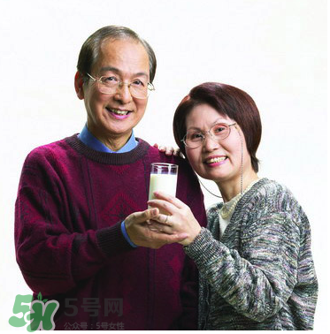 嬰兒奶粉老人能喝嗎？老人能不能喝嬰兒奶粉？