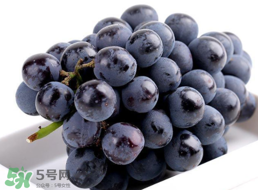 夏黑葡萄皮能吃嗎？夏黑葡萄怎么吃？