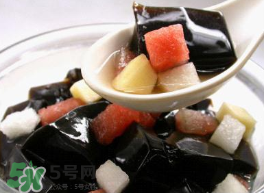 龜苓膏是烏龜做的嗎？龜苓膏是什么做的？