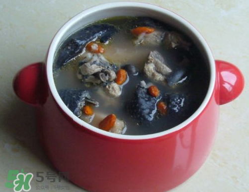 榴蓮殼燉排骨殼能吃嗎？榴蓮殼燉排骨什么味道？