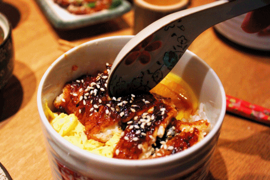 鰻魚飯好吃嗎？鰻魚飯有刺嗎？