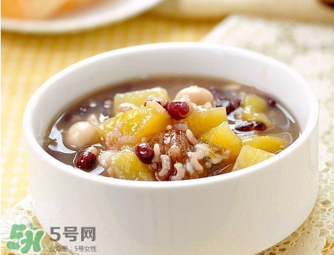 新鮮蓮子可以燉湯嗎？新鮮蓮子怎么煲湯？