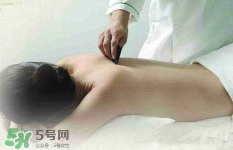 刮痧痛嗎？刮痧疼還是拔罐疼