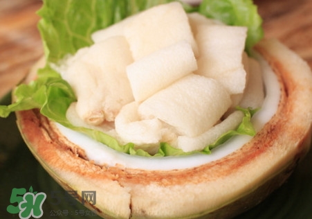 椰子雞里面的耶肉能吃嗎？椰子雞湯底怎麼做