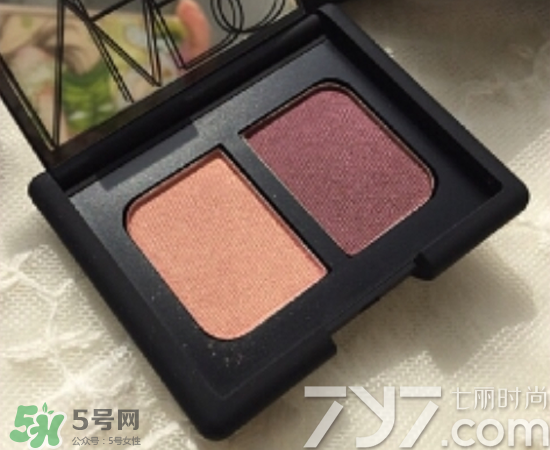 nars吉隆坡眼影怎么畫？nars吉隆坡雙色眼影畫法圖解