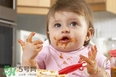 輔食添加過(guò)早的危害？為什么不能過(guò)早的添加輔食？