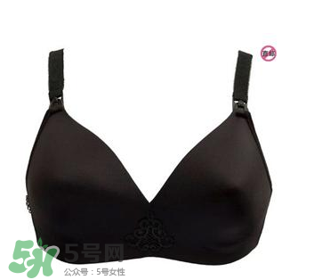 哺樂多和媽媽喂哪個好？哺樂多和媽媽喂內(nèi)衣怎么選？