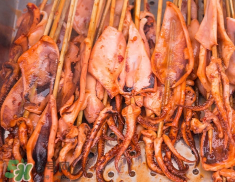 鐵板魷魚一串成本多少？魷魚怎么做好吃