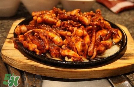 鐵板魷魚怎么做好吃？鐵板魷魚使用了什么香料
