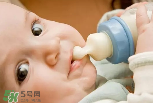 如何戒夜奶寶寶不痛苦？寶寶如何戒夜奶？