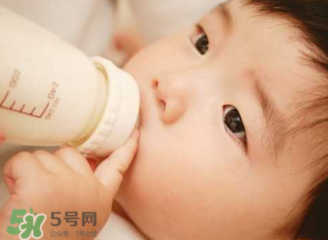 如何戒夜奶寶寶不痛苦？寶寶如何戒夜奶？