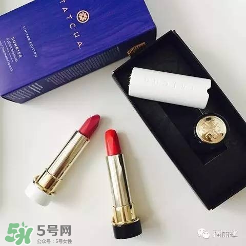 tatcha梅子粉好看嗎？tatcha白管口紅梅子粉試色