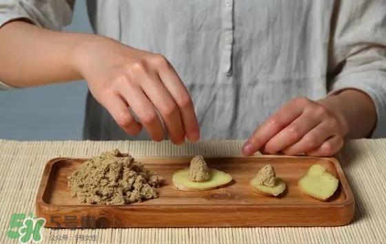 三伏貼和三伏灸哪個(gè)效果好？三伏貼和三伏灸對(duì)比