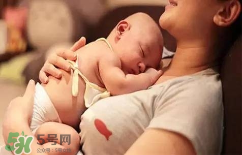 三伏天坐月子吃什么？三伏天坐月子可以開空調嗎？