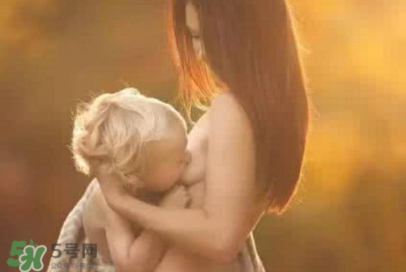 哺乳期可以貼三伏貼嗎？哺乳期貼三伏貼會(huì)影響寶寶嗎？