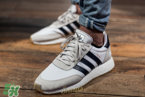 adidas iniki runner上腳效果怎么樣？阿迪達(dá)斯復(fù)古跑鞋好看嗎？