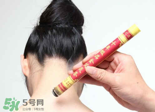 艾灸條和艾灸貼哪個好？艾灸好還是艾灸貼好？