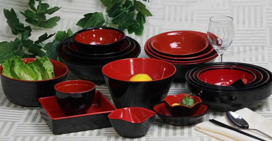 仿瓷碗可以放微波爐嗎？仿瓷餐具能在微波爐里加熱嗎
