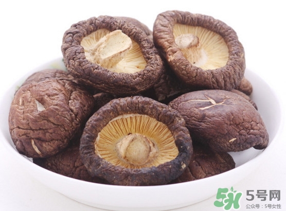 買香菇怎么挑選？干香菇怎么挑選？