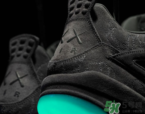 kaws與air jordan 4黑色版本親友限定款什么時(shí)候發(fā)售？