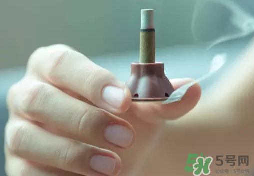艾艾貼可以貼肚臍眼嗎？艾艾貼貼肚臍有什么作用？