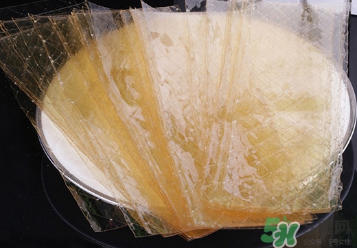 吉利丁片是什么？吉利丁片怎么做布??？