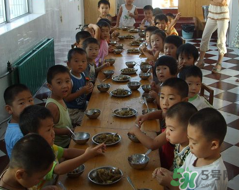 寶寶不去幼兒園可以嗎？寶寶可以不上幼兒園嗎？