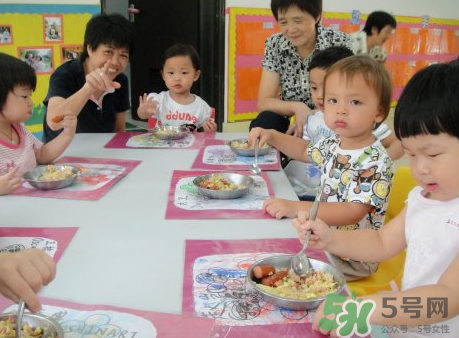 寶寶不去幼兒園可以嗎？寶寶可以不上幼兒園嗎？