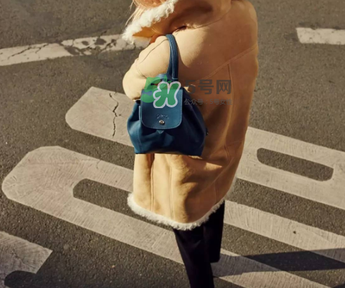 longchamp小羊皮雙肩包多少錢？longchamp雙肩包專柜價格