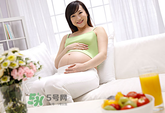 孕婦腳腫了是缺什么？孕婦腳腫了需要補(bǔ)充什么營養(yǎng)嗎？
