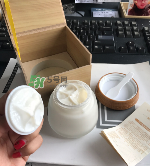 膜法世家白松露睡眠面膜怎么樣？膜法世家睡眠面膜好用嗎？